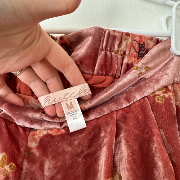 NWOT Anthropologie Pink Velvet Floral Burnout Trousers Medium - Picture 3 of 8